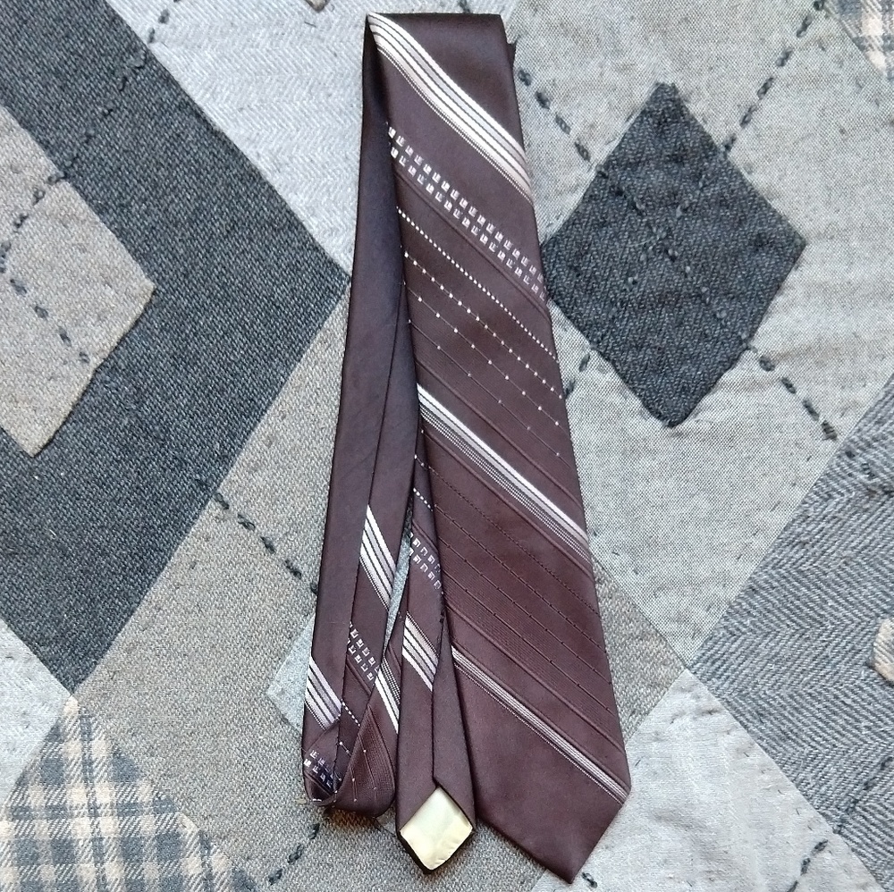 Vintage 70s Textured Striped Neck Tie